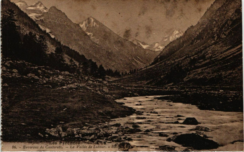 Carte postale ancienne Cauterets - La Vallée de Lutour à Cauterets