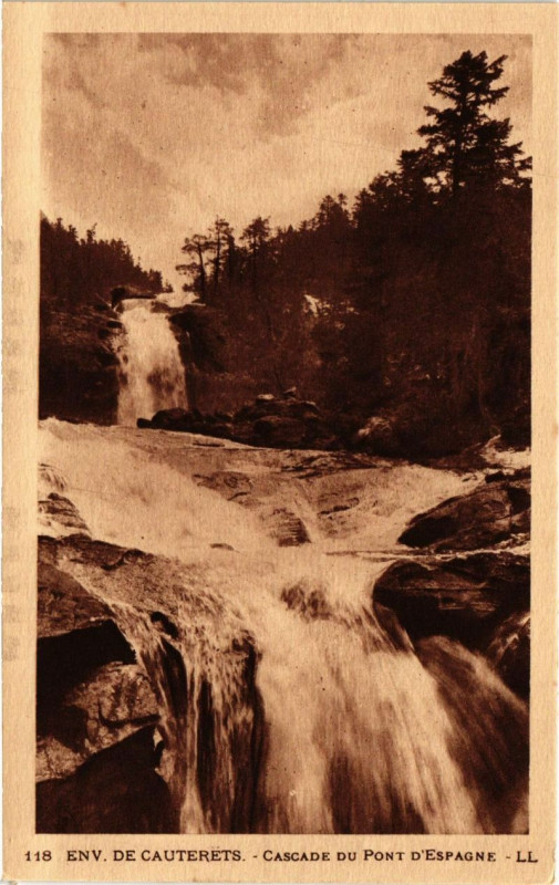 Carte postale ancienne Cauterets - Cascade du Pont d'Espagne à Cauterets