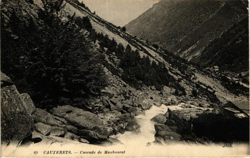Carte postale ancienne Cauterets - Cascade de Maubourat à Cauterets