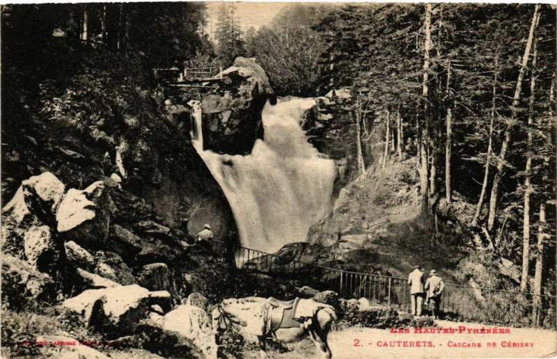 Carte postale ancienne Cauterets - Cascade de Cerisey à Cauterets