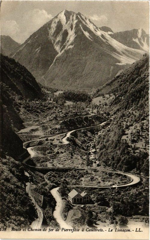 Carte postale ancienne Route et Chemin de fer de Pierrefitte a Cauterets - Le Limacon à Cauterets