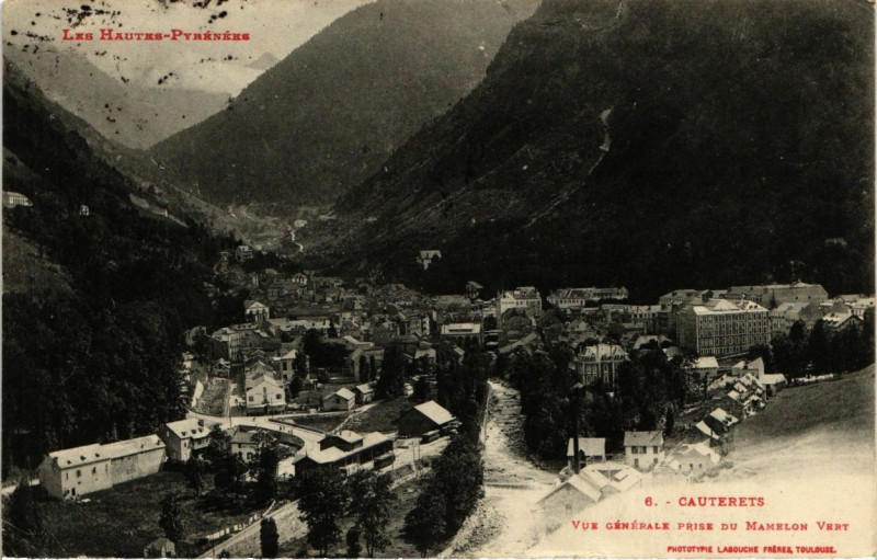 Carte postale ancienne Cauterets - Vue générale prise du Mamelon Vert à Cauterets