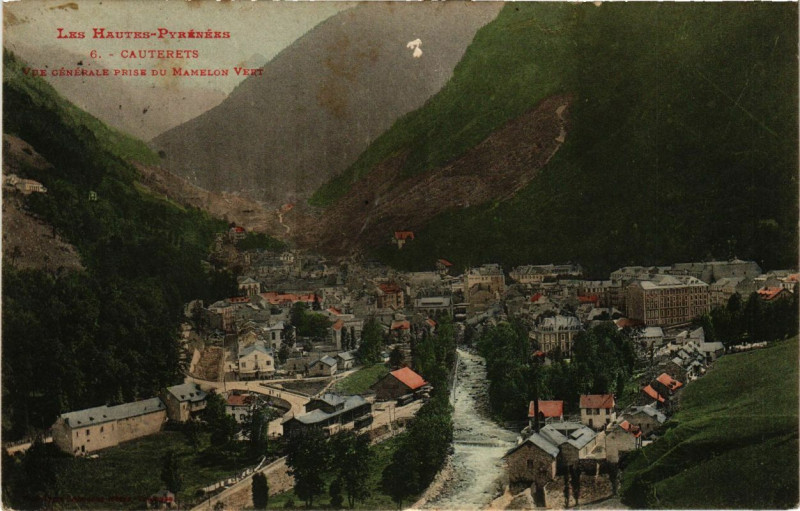Carte postale ancienne Cauterets - Vue générale prise du Mamelon Vert à Cauterets