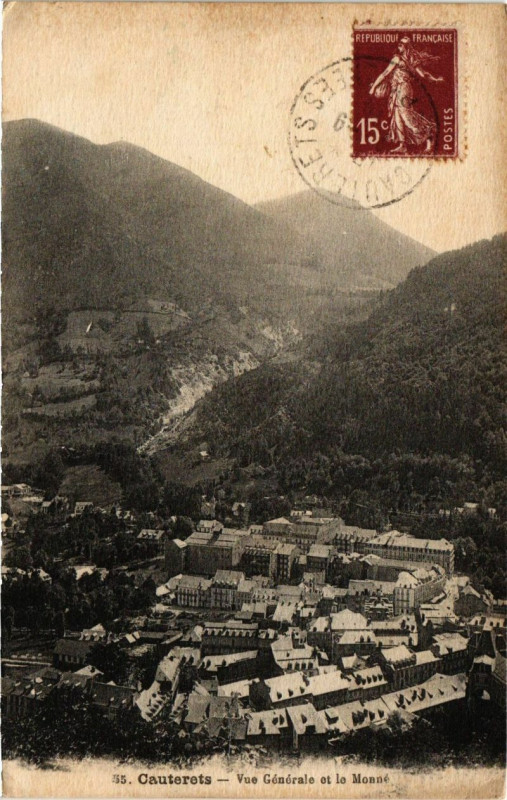 Carte postale ancienne Cauterets - Vue générale et le Monne à Cauterets