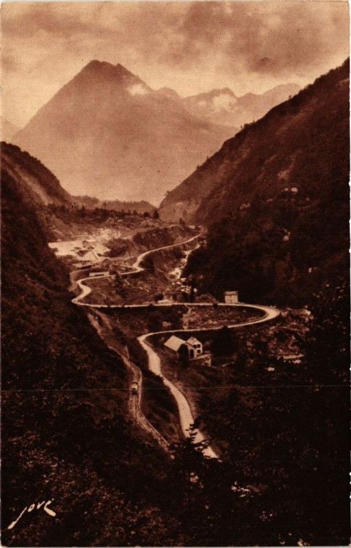 Carte postale ancienne Cauterets - Route de Pierrefitte a Cauterets - Le Limacon à Cauterets