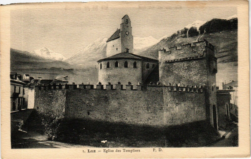 Carte postale ancienne Luz - Eglise des Templiers à Uz