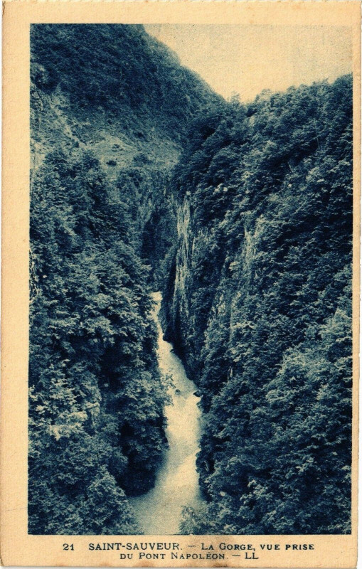 Carte postale ancienne Saint-Souveur - La Gorge vue prise du Pont Napoleon à Ris