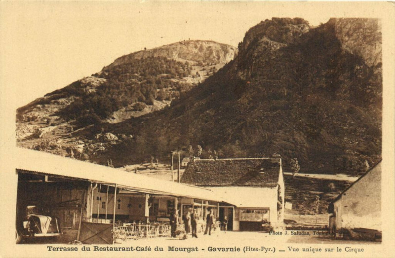 Carte postale ancienne Terrasse du Restaurant-Cafe du Mourget - Gavarnie (Hte.-Pyr.)