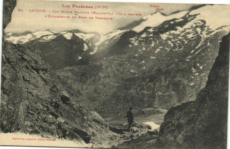 Carte postale ancienne Les Pyrenées Luchon - Les Maudits (Maladetta) vue A Travers à Luc