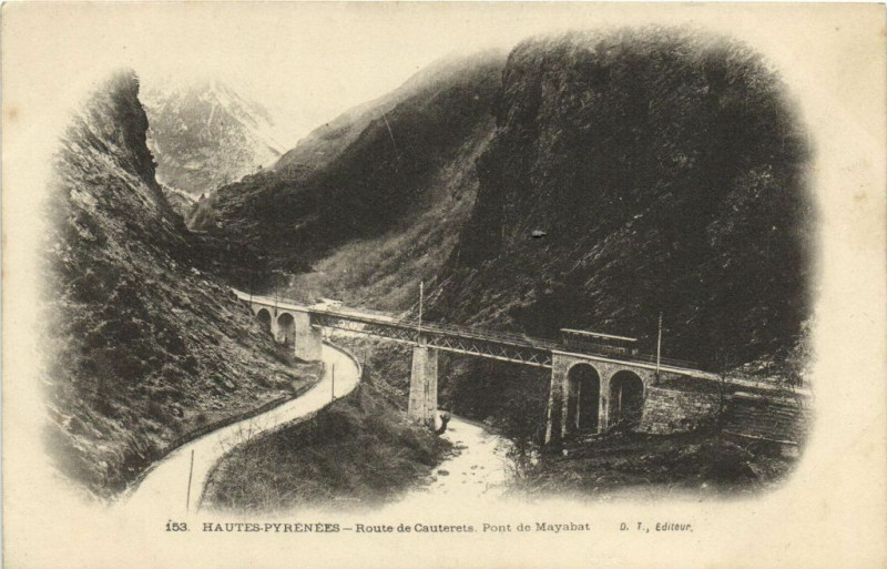 Carte postale ancienne Hautes-Pyrenées - Route de Cauterets Pont de Mayabat à Cauterets