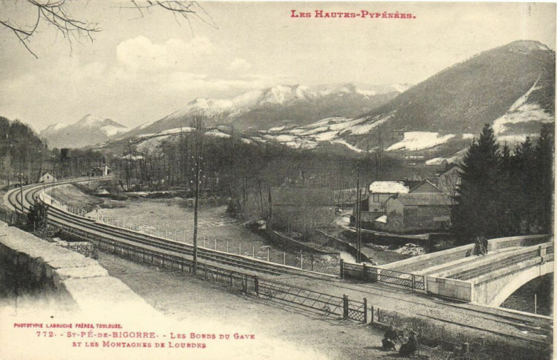 Carte postale ancienne Les Hautes - Pyrenées Saint-Pe-de-Bigorre - Les Bords du Gate et à Saint-Pé-de-Bigorre