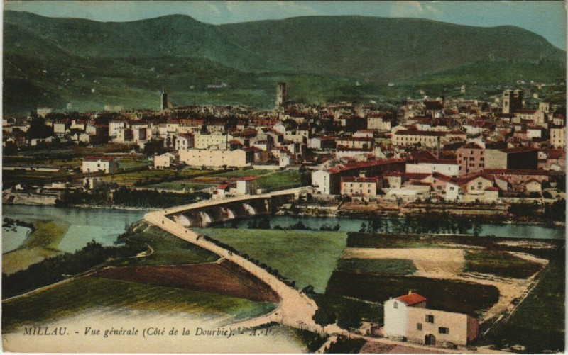 Carte postale ancienne Millau - Vue générale(Cote de la dourbie ) à Millau