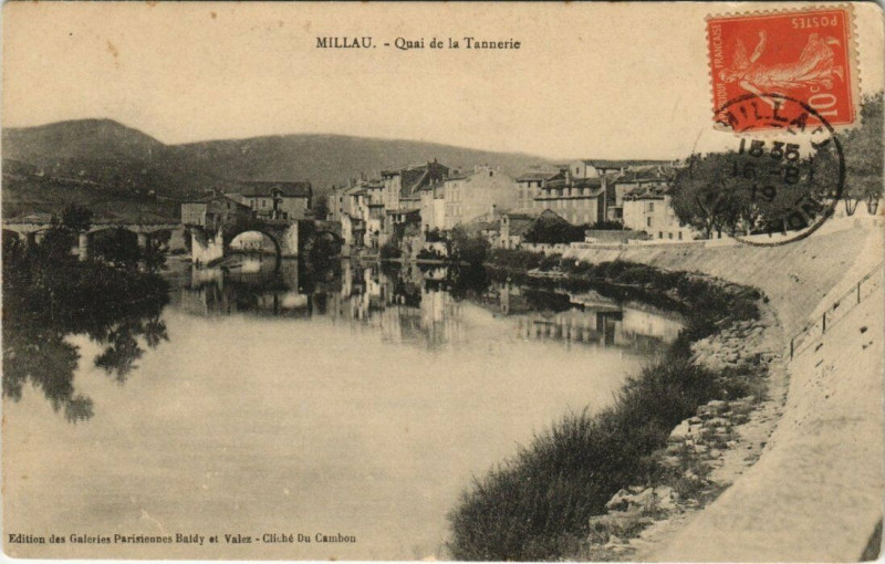 Carte postale ancienne Millau - Quai de la tannerie à Millau