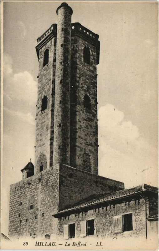 Carte postale ancienne Millau - Le beffroi à Millau