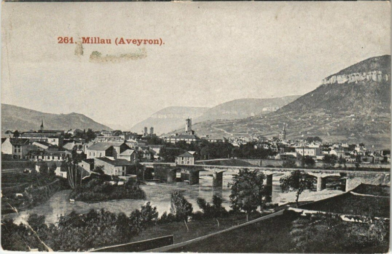 Carte postale ancienne Millau à Millau