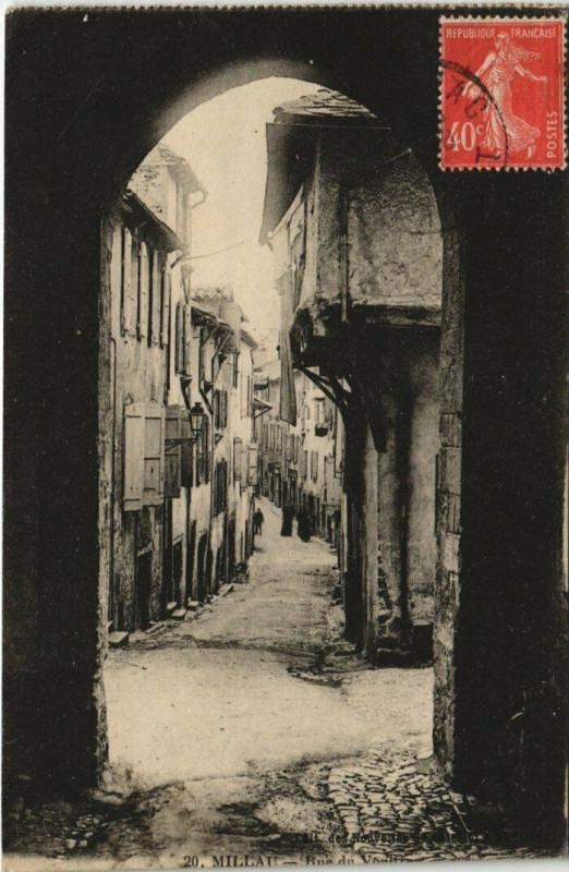 Carte postale ancienne Millau - Rue du voultre à Millau