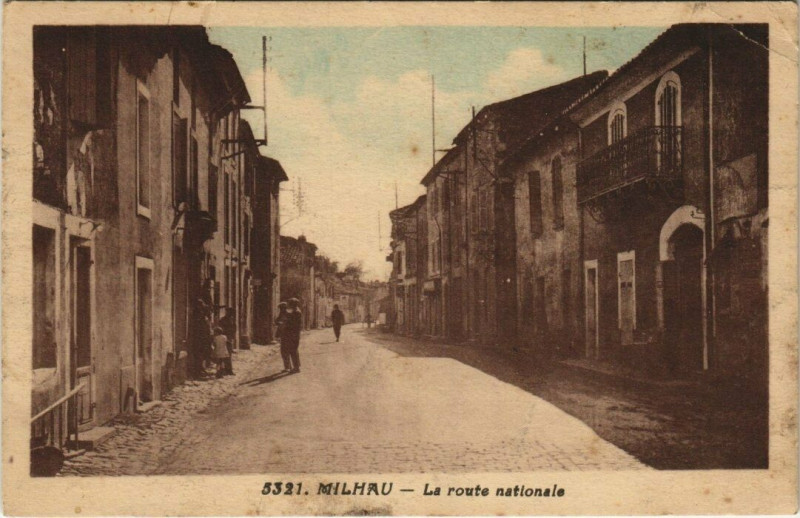 Carte postale ancienne Milhau - La route nationale