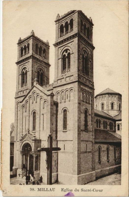 Carte postale ancienne Millau - Eglise du sacre - coeur à Millau