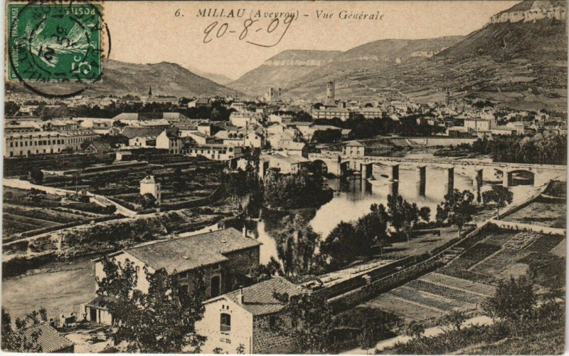 Carte postale ancienne Millau - Vue générale à Millau