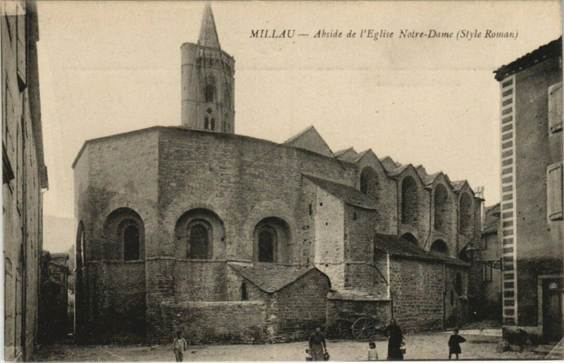 Carte postale ancienne Millau - Abside de l'Eglise notre - dame à Millau