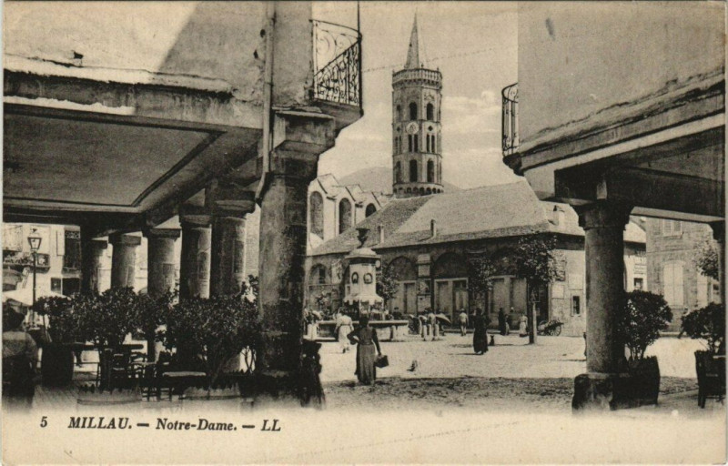 Carte postale ancienne Millau - Notre dame à Millau