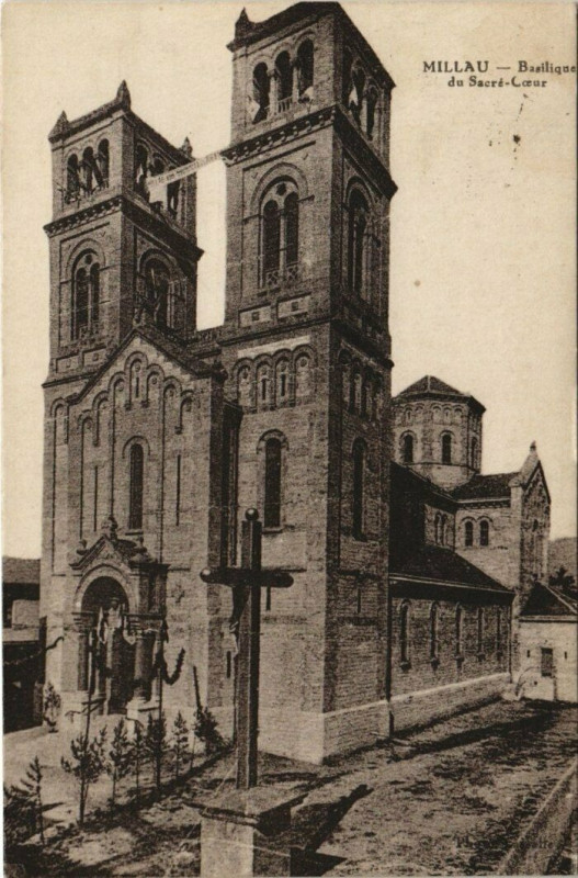Carte postale ancienne Millau - Basilique du sacre - coeur à Millau