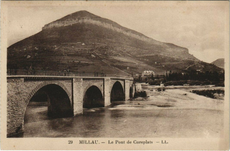 Carte postale ancienne Millau - Le pont de cureplats à Millau