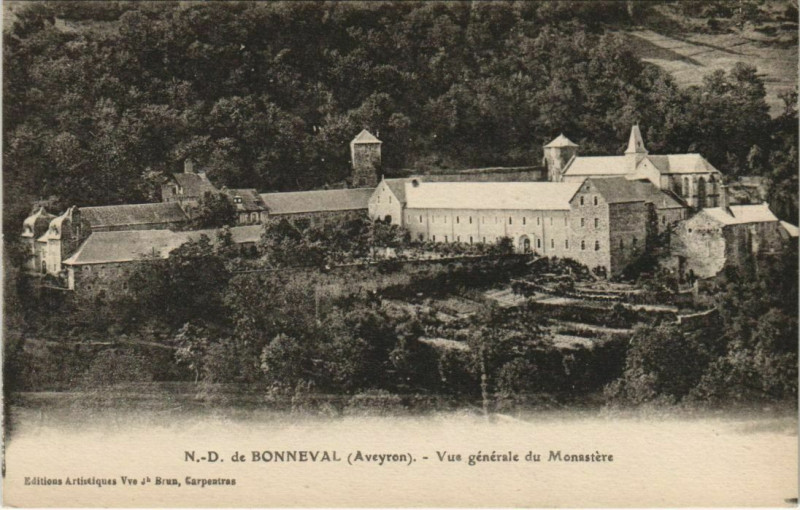 Carte postale ancienne Bonneval - Vue générale du Monastere