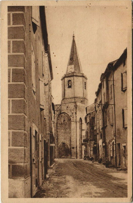 Carte postale ancienne Nant - La Rue de l'Eglise à Nant