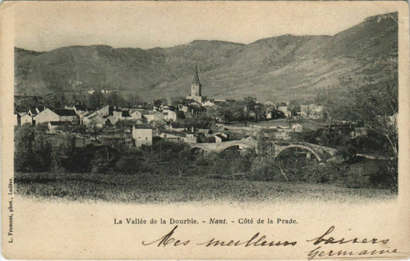 Carte postale ancienne La Vallée de la Dourbie - Nant - Cote de la Prade à Nant