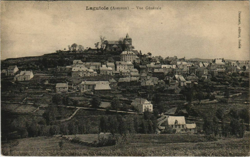 Carte postale ancienne Laguiole - Vue générale à Laguiole