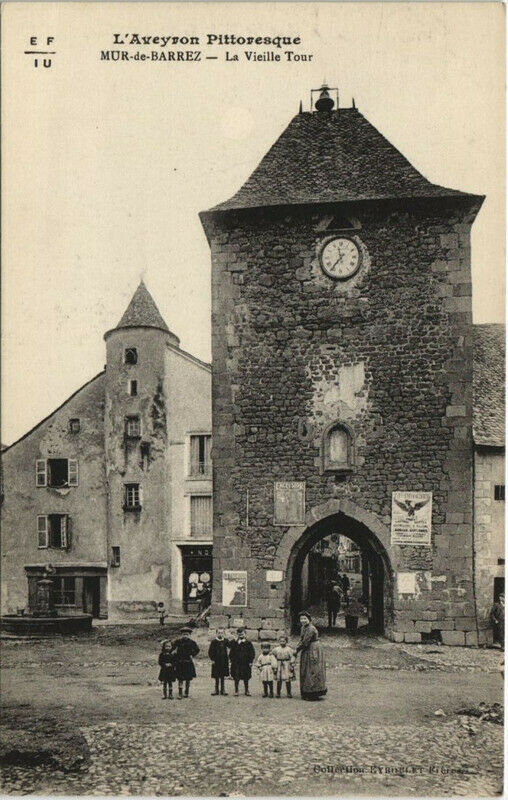 Carte postale ancienne Mur-de-Barrez - Le Vieille Tour à Mur-de-Barrez