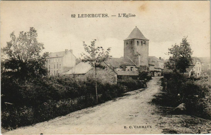 Carte postale ancienne Ledergues - L'Eglise à Lédergues