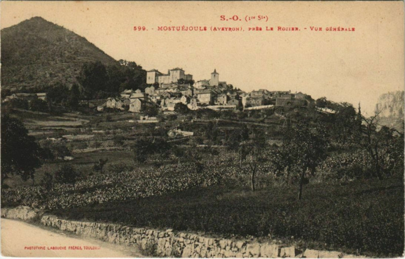 Carte postale ancienne Mostuejoule pres Le Rozier - Vue générale