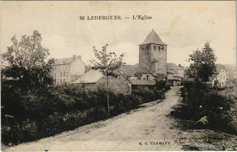 Carte postale ancienne Ledergues - L'Eglise à Lédergues