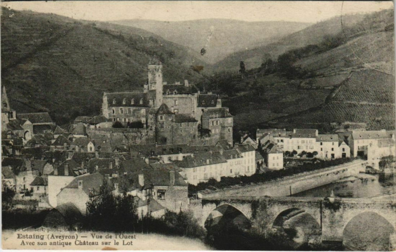 Carte postale ancienne Estaing - Vue de l'Ouest à Estaing