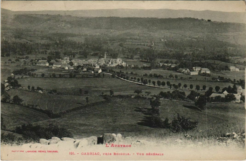 Carte postale ancienne Gabriac - Vue générale à Gabriac