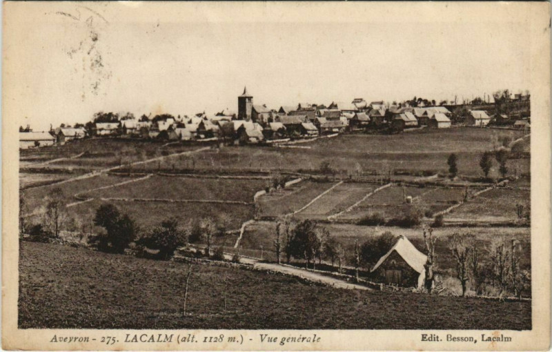 Carte postale ancienne Lacalm - Vue générale