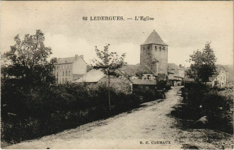 Carte postale ancienne Ledergues - L'Eglise à Lédergues