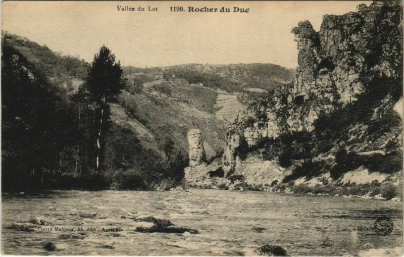Carte postale ancienne Vallée du Lot - Rocher du Duc