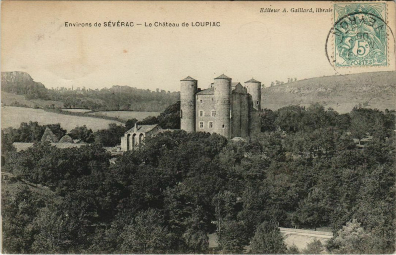 Carte postale ancienne Environs de Severac - Le Chateau de Loupiac