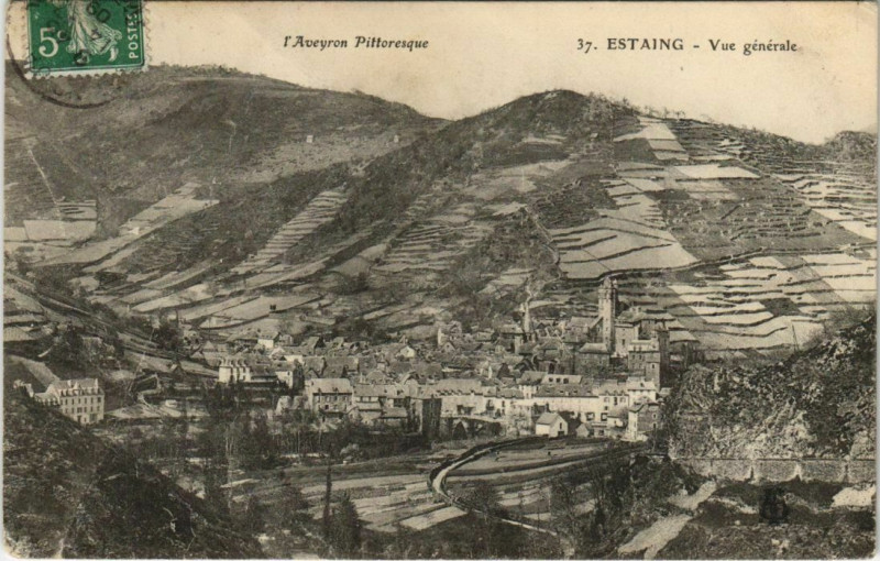 Carte postale ancienne Estaing - Vue générale à Estaing