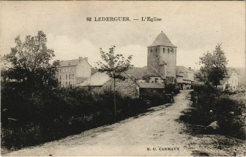 Carte postale ancienne Ledergues - L'Eglise à Lédergues