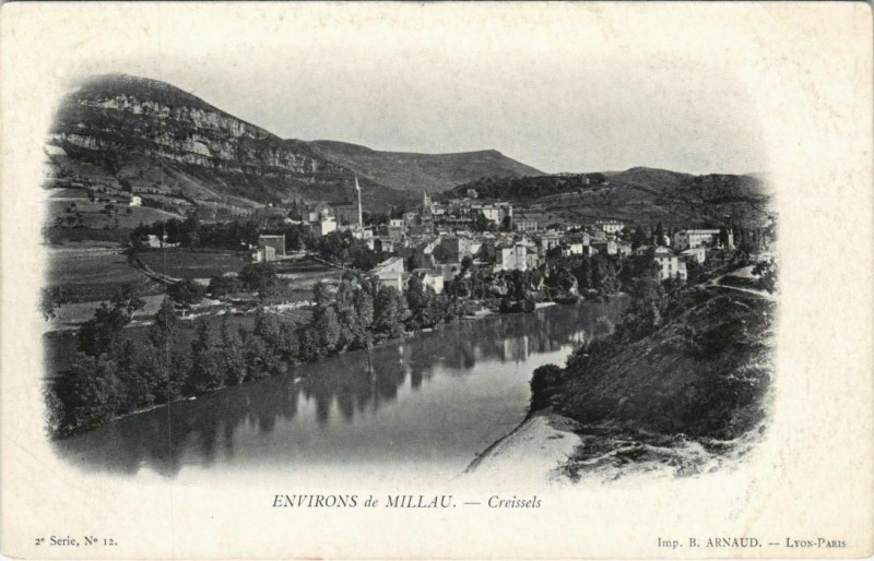 Carte postale ancienne Environs de Millau - Creissels à Millau