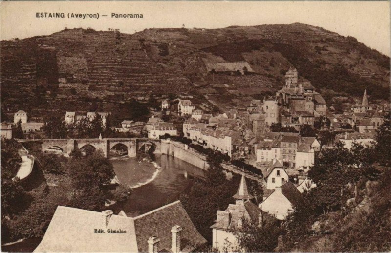 Carte postale ancienne Estaing - Panorama à Estaing