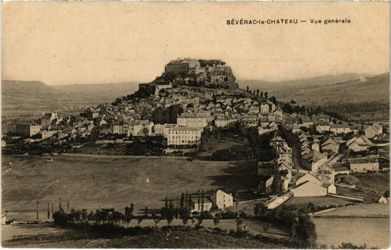 Carte postale ancienne Sévérac-le-Chateau - Vue générale