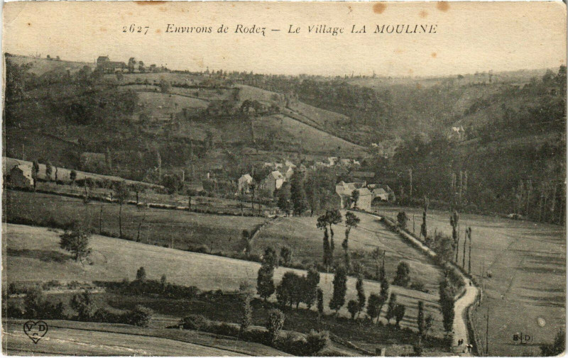 Carte postale ancienne Environs de Rodez - Le village La Mouline à Rodez