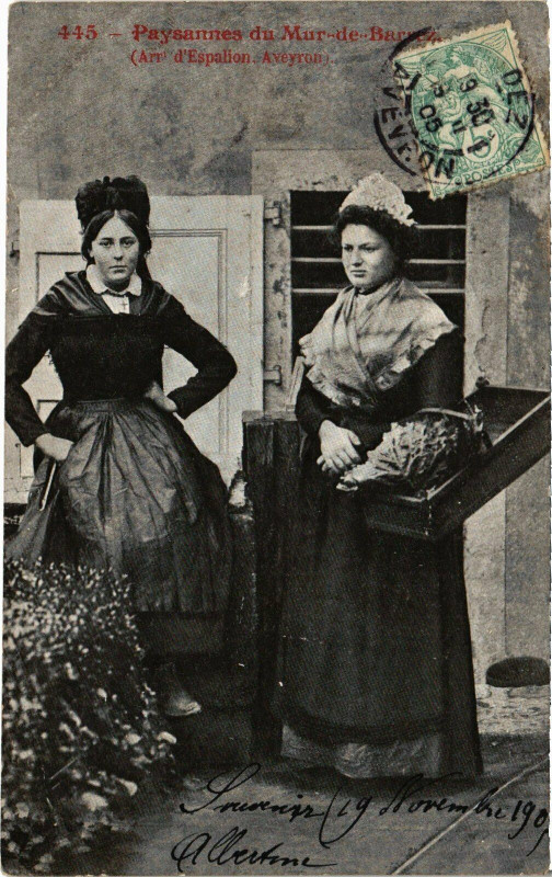Carte postale ancienne Paysanne du Mur-de-Baruez