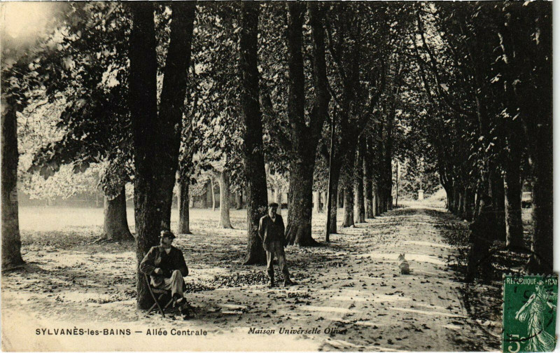 Carte postale ancienne Sylvanés-les-Bains - Allée Centrale à Sylvanès
