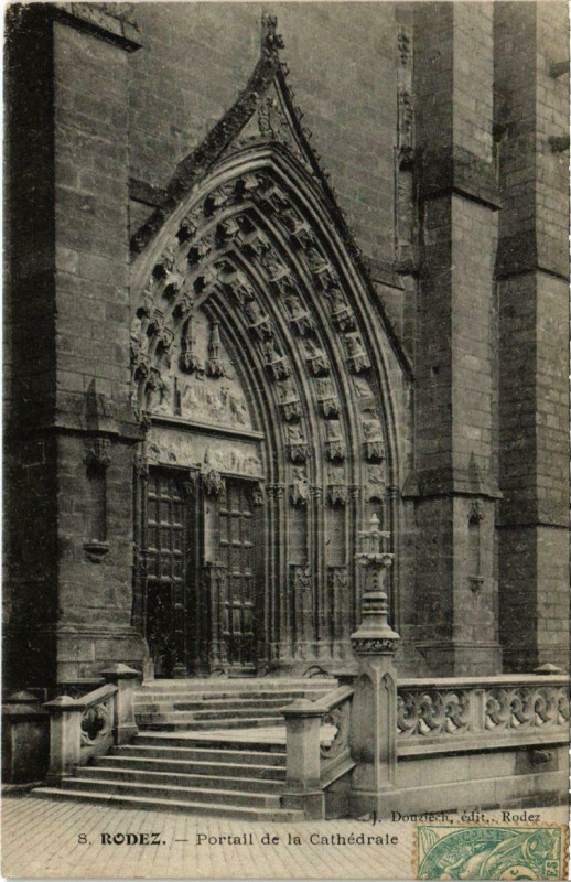 Carte postale ancienne Rodez - Portail de la Cathédrale à Rodez